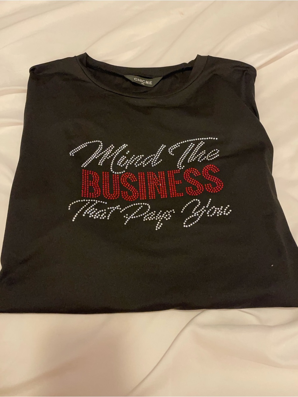 chic Black Short-Sleeve Tee with Red and White Rhinestone Graphic
